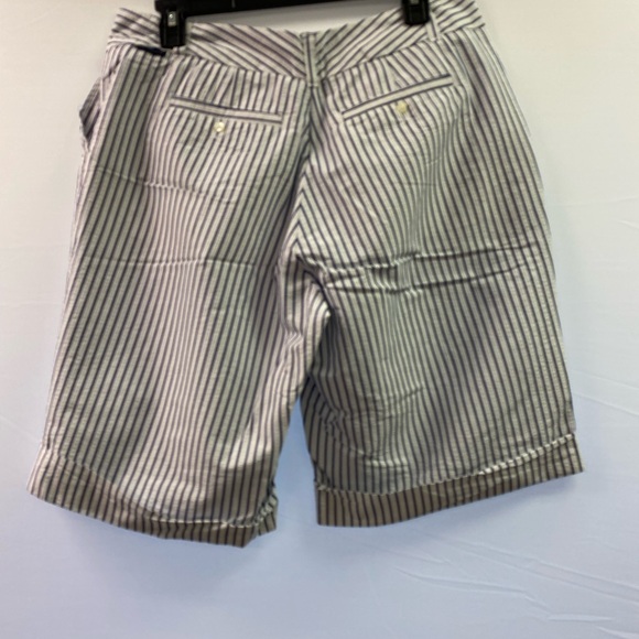 Columbia Seersucker Blue & White Bermuda Shorts - Picture 2 of 6
